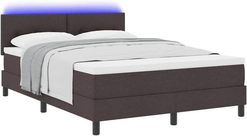 Modernes dunkelbraunes Stoff-Boxspringdoppelbett inklusive Matratze, mit verstellbarer Kopfstuetze und integrierter LED-Beleuchtung, stabile funktionale Schlafanlage 160 x 200 cm